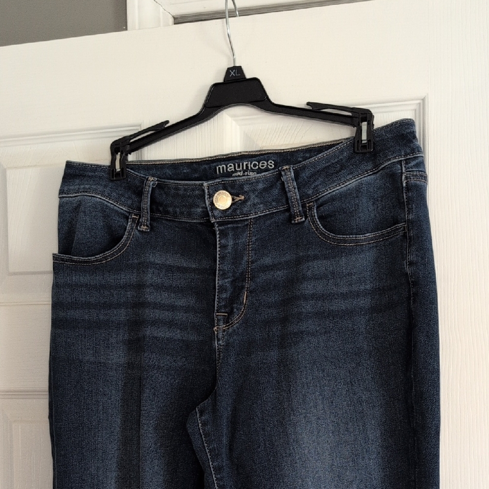 Maurices Mid Rise Dark Wash Skinny Jeans in Deep Blue Size Large Long